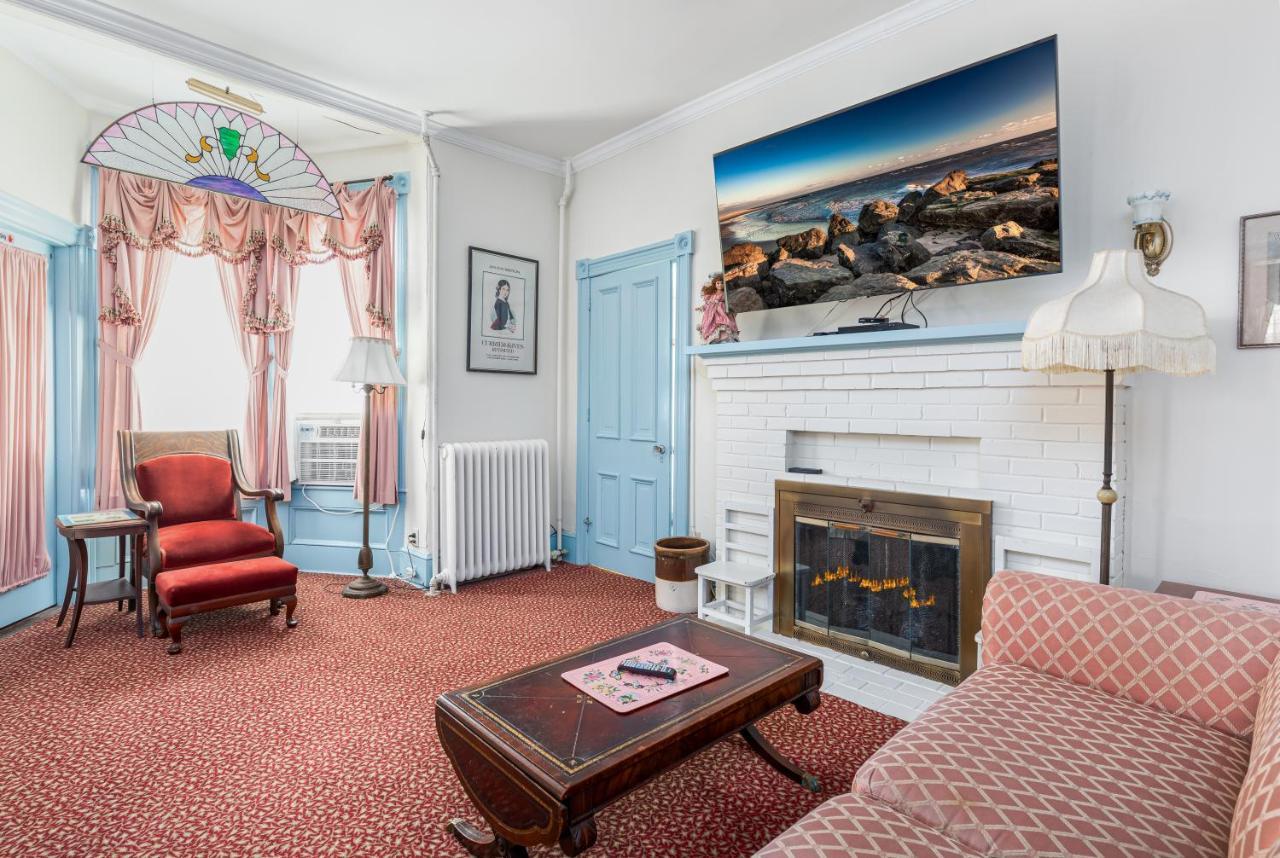 Antoinette'S Apartments & Suites Cape May Luaran gambar