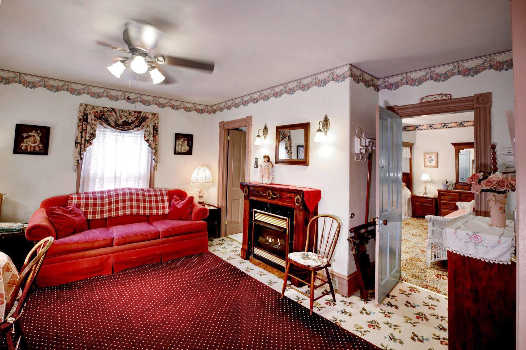 Antoinette'S Apartments & Suites Cape May Luaran gambar